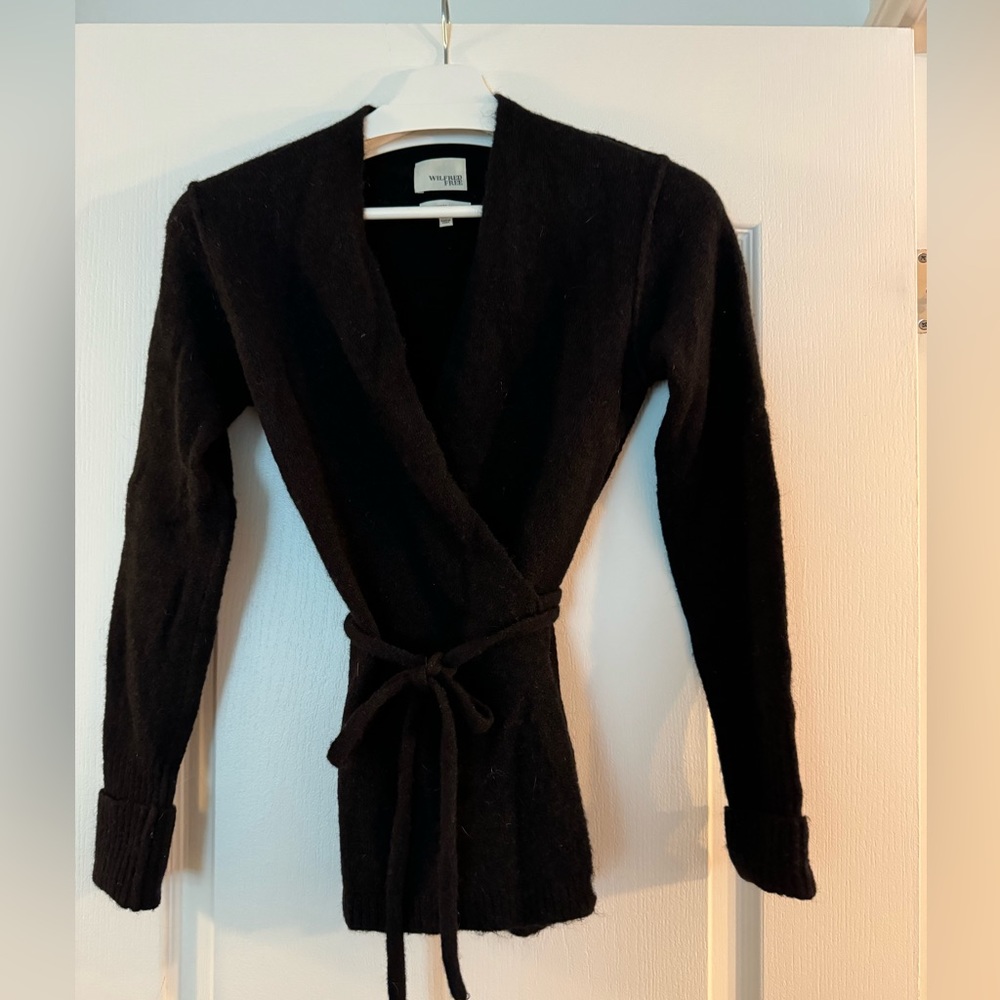 Aritzia sweater